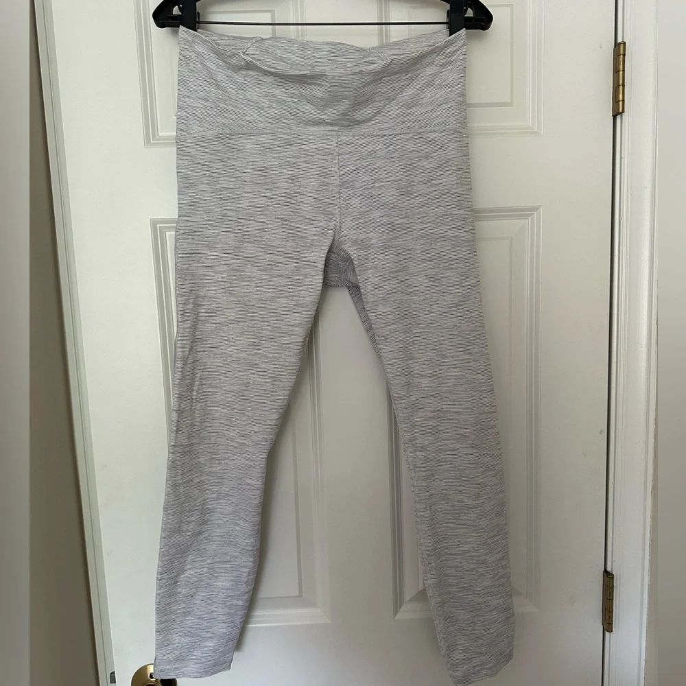 Lululemon Gray White Striped Cropped Mesh Leggings - Size 10